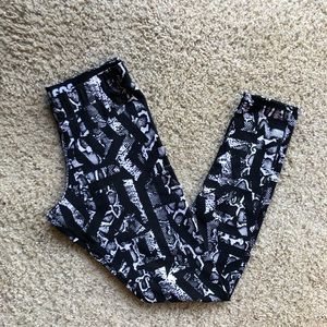 Black Nike Print Patterned Leggings size SZ SMALL